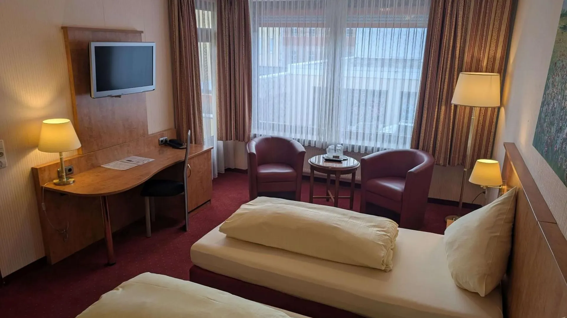 Stadthotel Augsburg 3*,